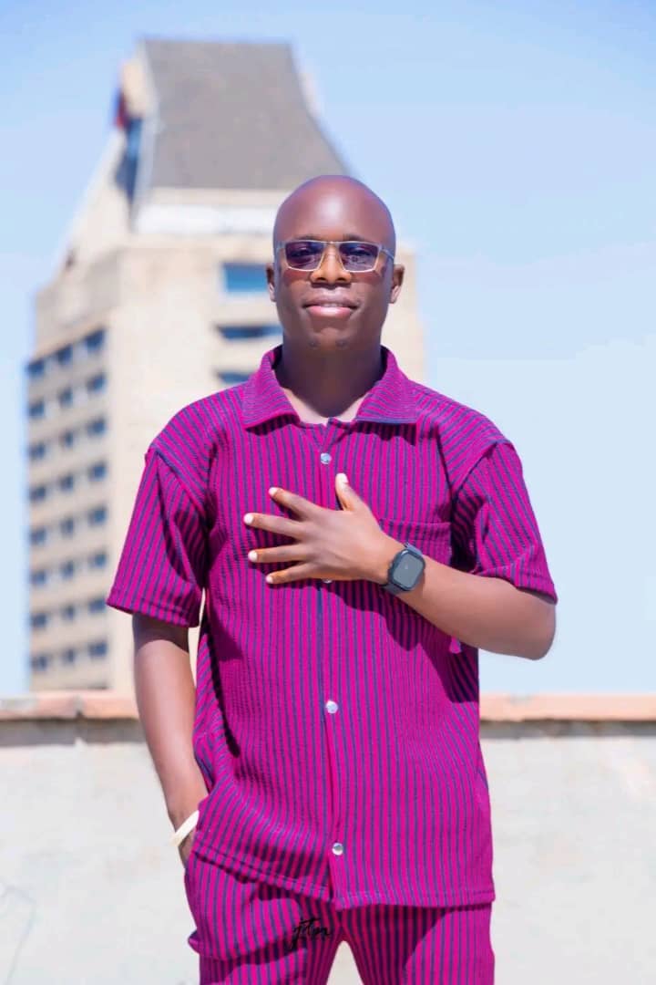 PK Nashel Nenguwo performing